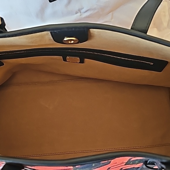 AUTH MCM TOTE - Picture 6 of 7